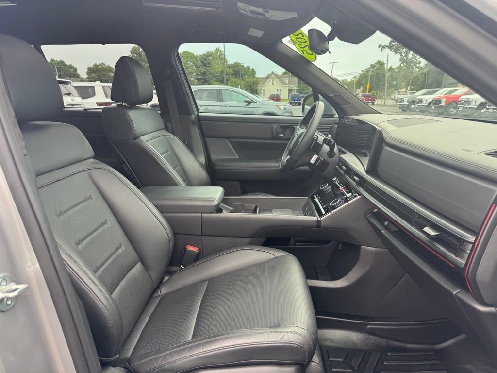 Used 2025 Hyundai Santa Fe Calligraphy AWD/4WD image 16