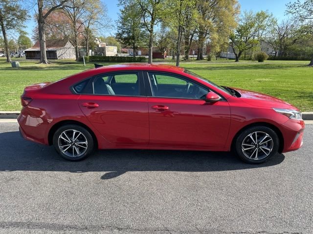 Certified 2022 Kia Forte LXS FWD image 30