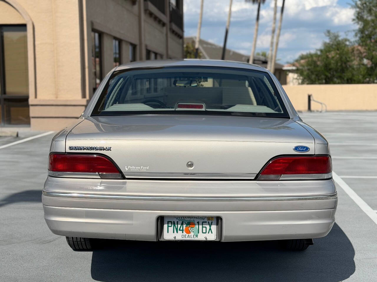 Used 1992 Ford Crown Victoria LX RWD image 14