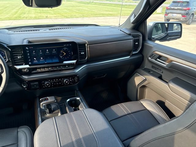 Used 2024 Chevrolet Silverado 1500 High Country w/ Technology Package AWD/4WD image 26