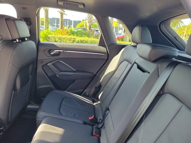 Certified 2024 Audi Q3 2.0T Premium w/ Convenience Package AWD/4WD image 11