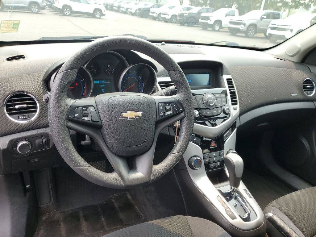 Used 2016 Chevrolet Cruze LT FWD image 7