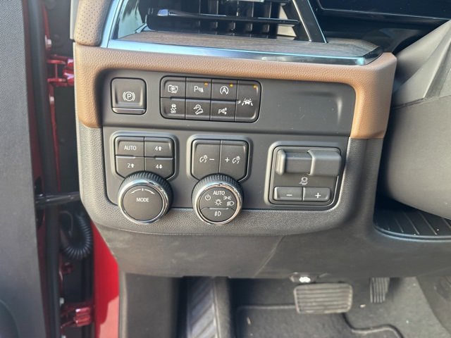 New 2026 Chevrolet Suburban High Country w/ Sun And Tow Package image 32