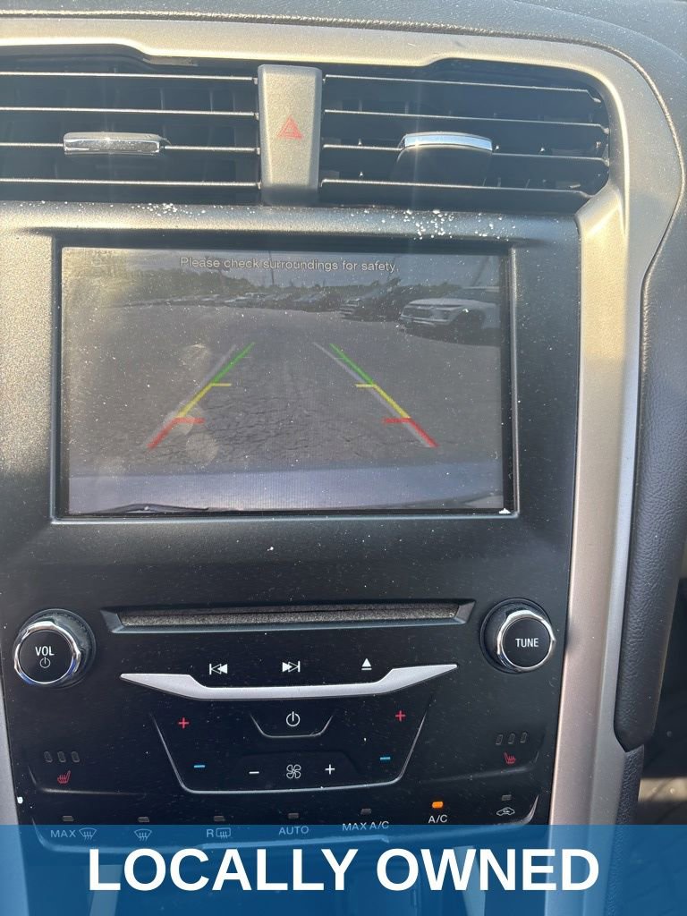 Used 2014 Ford Fusion SE w/ Equipment Group 202A FWD image 3