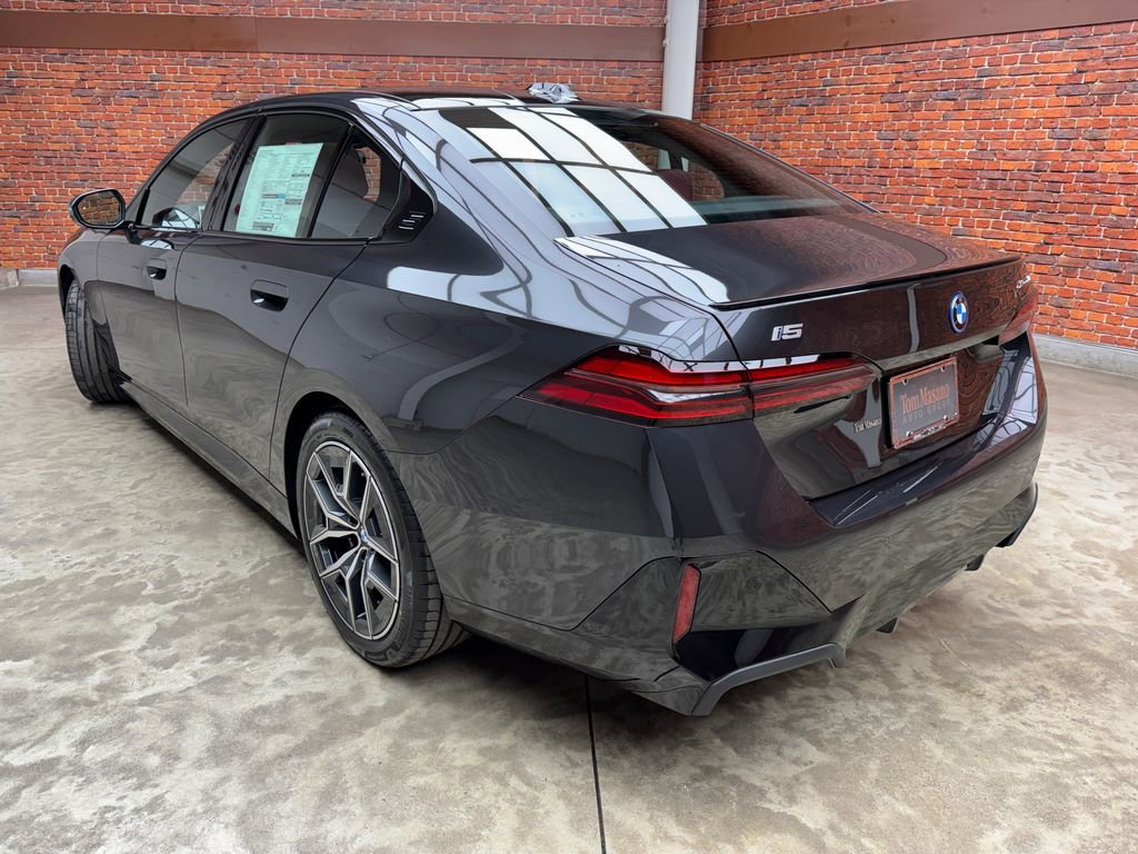 New 2026 BMW i5 eDrive40 w/ M Sport Package image 2