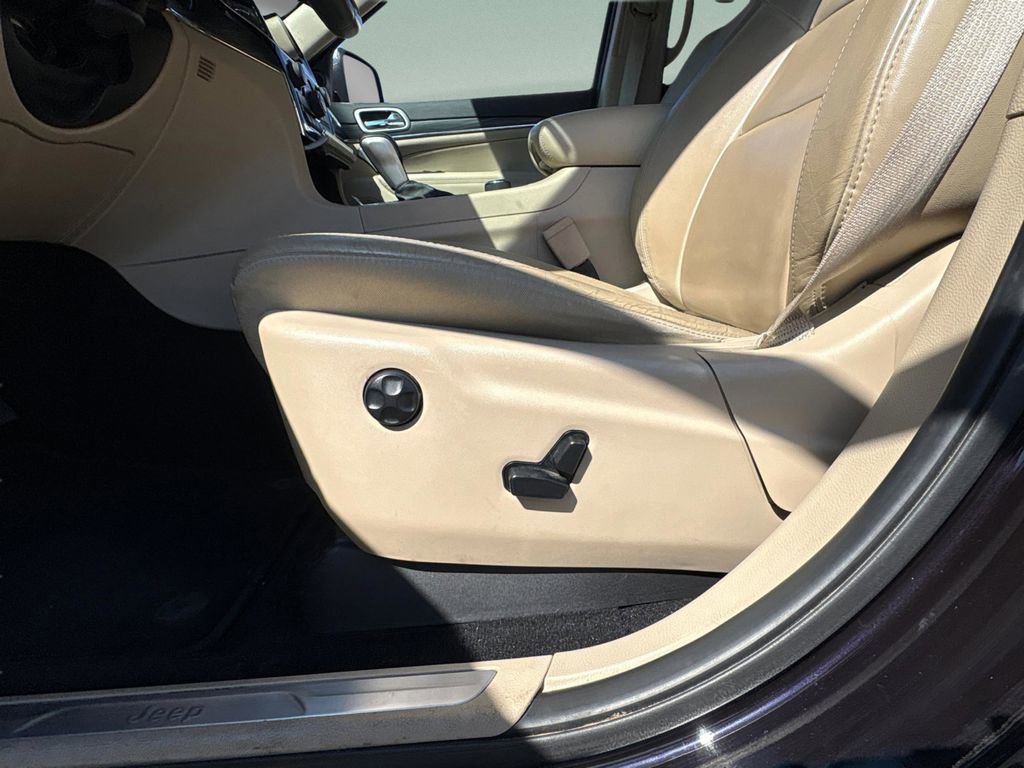 Used 2019 Jeep Grand Cherokee Limited AWD/4WD image 18