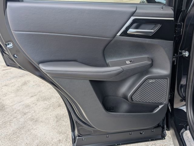 Used 2025 Mitsubishi Outlander SE image 23