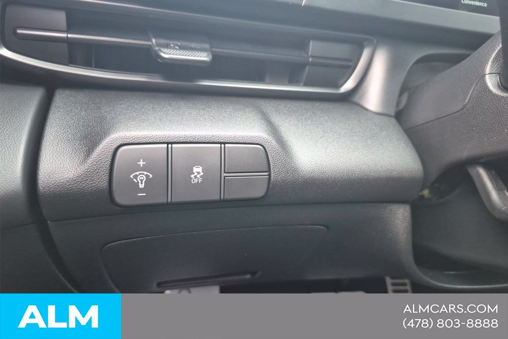 Used 2026 Hyundai Elantra Sport FWD image 29