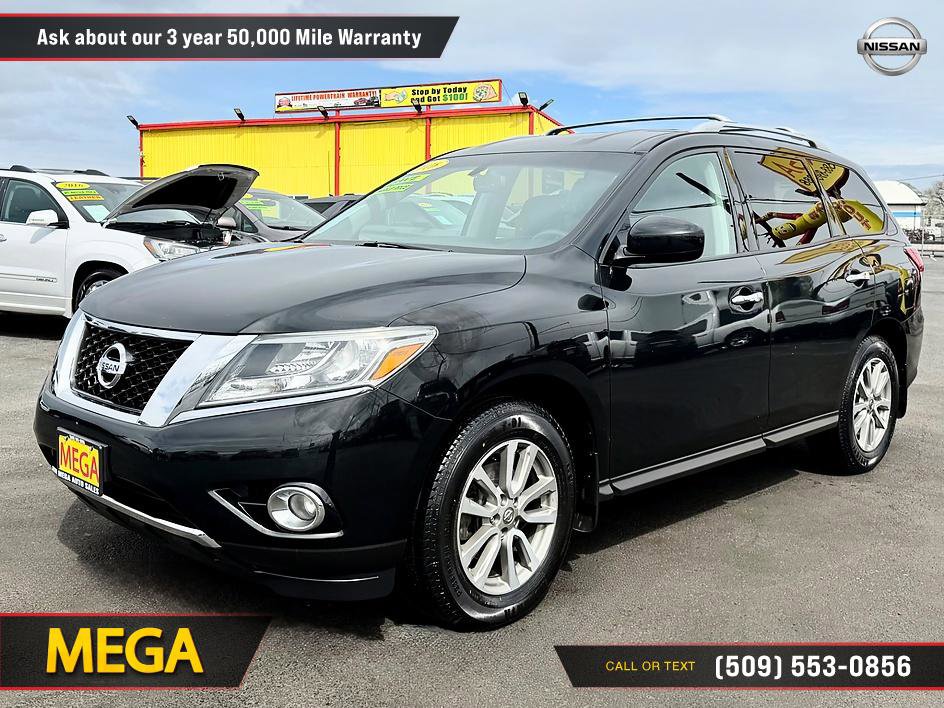 Used 2016 Nissan Pathfinder SV image 2