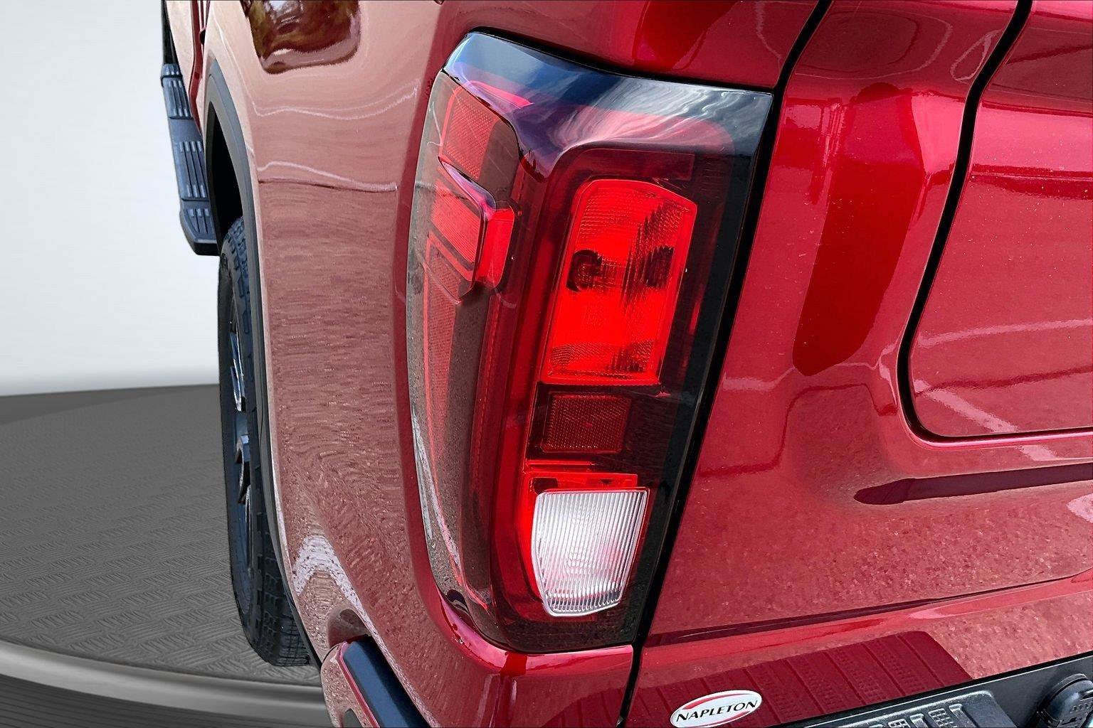 Used 2022 GMC Sierra 1500 Elevation w/ Preferred Package AWD/4WD image 32