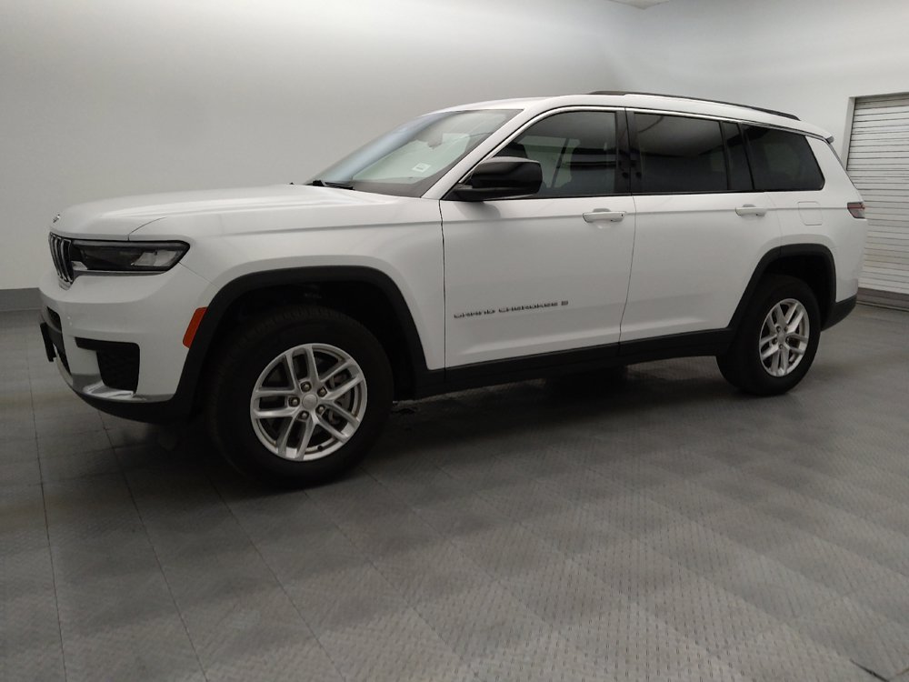 Used 2023 Jeep Grand Cherokee L Laredo w/ Luxury Tech Group I RWD image 2