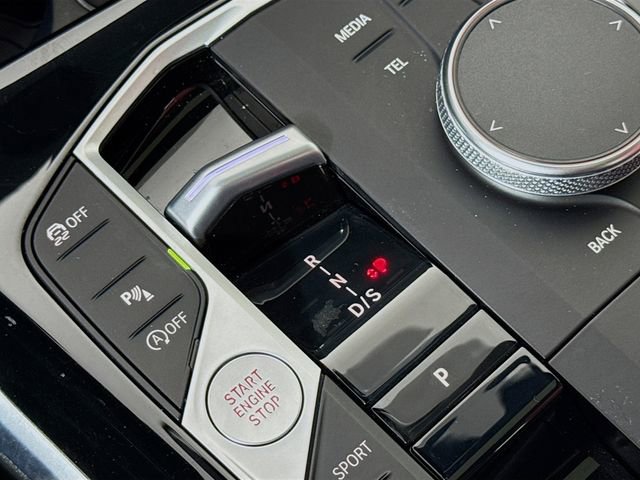 Used 2023 BMW 330i xDrive 330i xDrive w/ Driving Assistance Package image 19