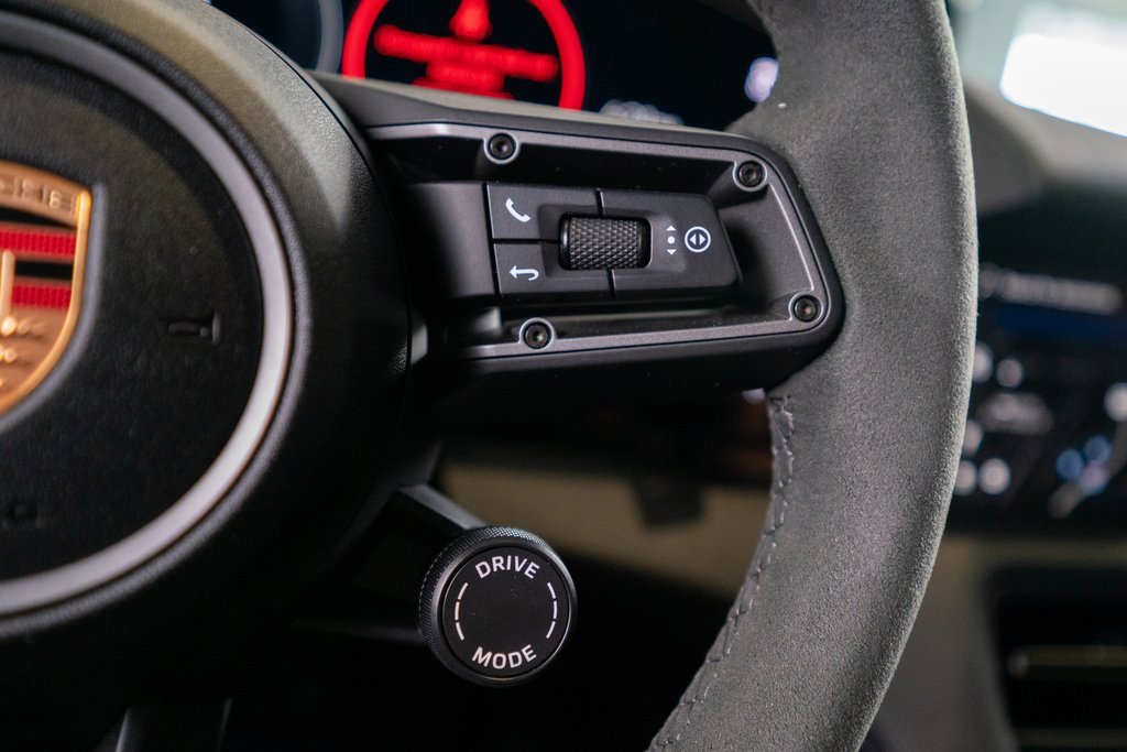 New 2025 Porsche Taycan image 35