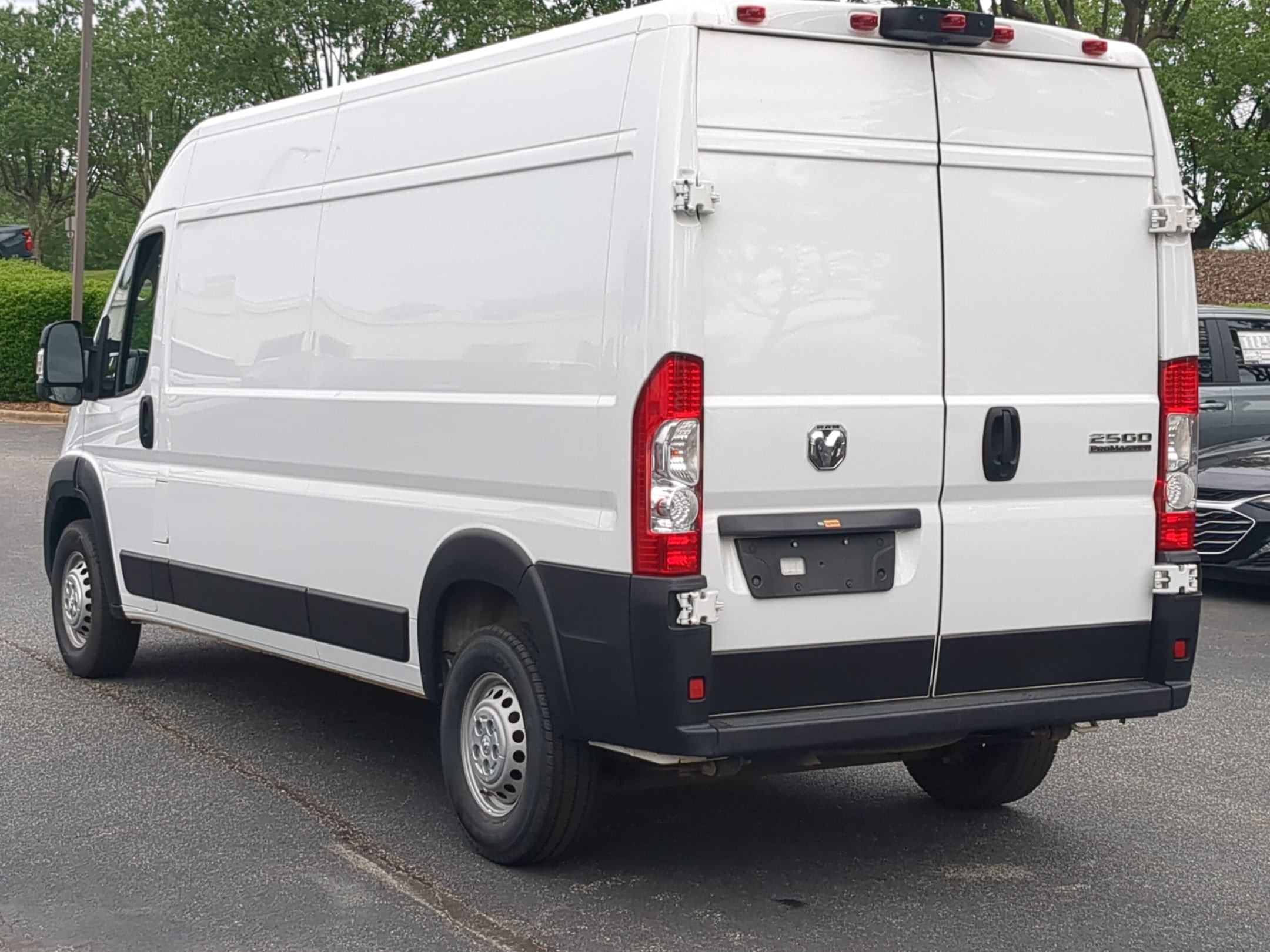 Used 2025 RAM ProMaster 2500 w/ Convenience Group FWD image 8
