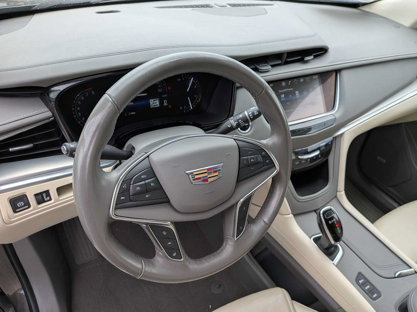 Used 2019 Cadillac XT5 Luxury AWD/4WD image 2