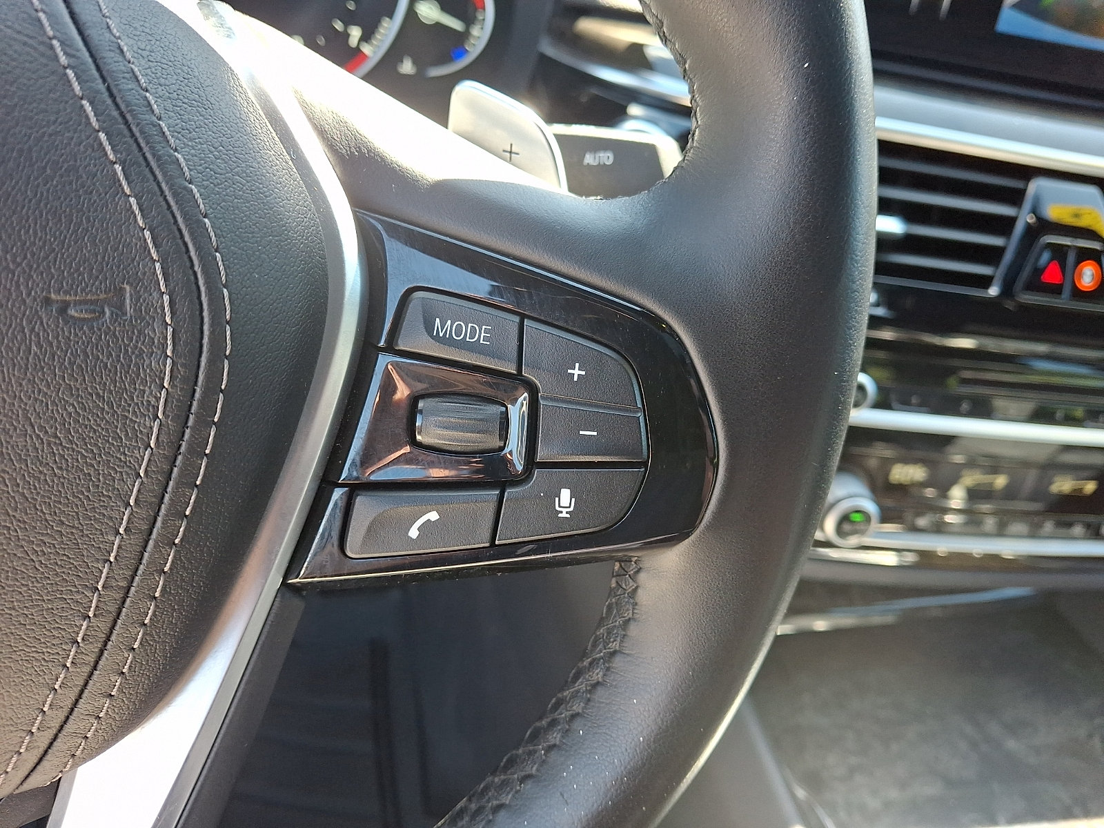 Used 2018 BMW 530i xDrive AWD/4WD image 23