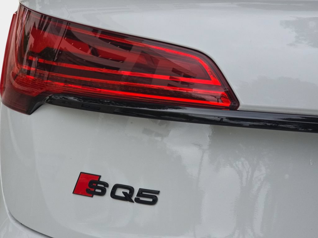Certified 2025 Audi SQ5 Premium Plus w/ Premium Plus Package AWD/4WD image 30