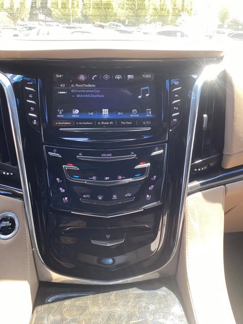Used 2018 Cadillac Escalade Platinum image 26