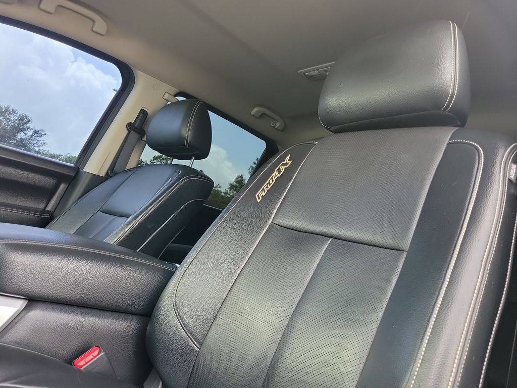 Used 2017 Nissan Titan PRO-4X w/ Pro-4x Convenience Package AWD/4WD image 24