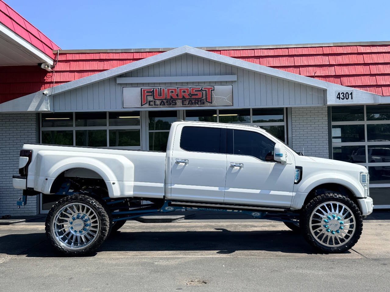 Used 2022 Ford F450 Platinum w/ FX4 Off-Road Package AWD/4WD image 10