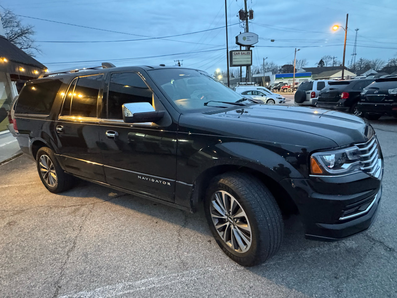 Used 2015 Lincoln Navigator L 4WD image 8