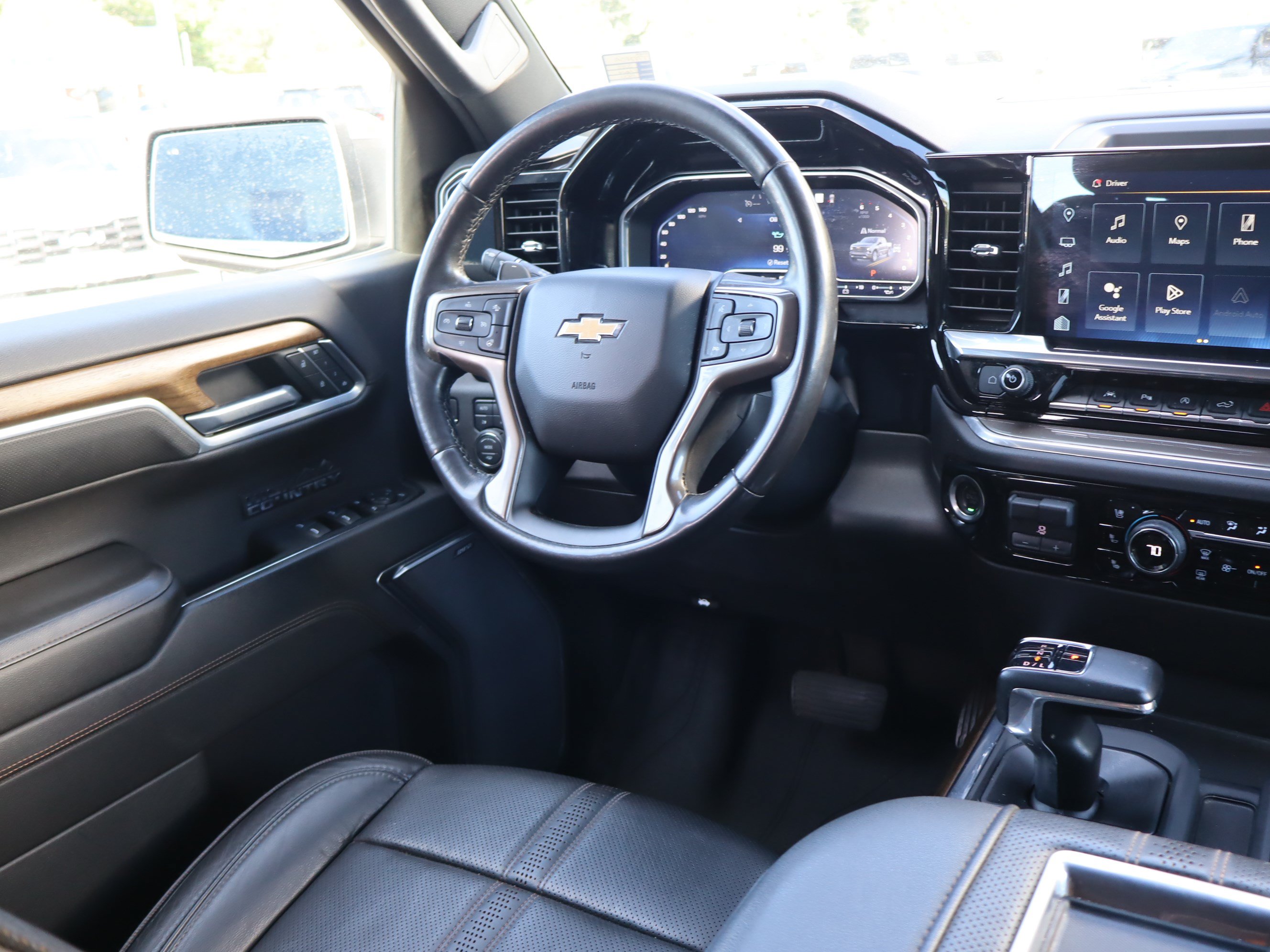 Used 2022 Chevrolet Silverado 1500 High Country w/ High Country Premium Package AWD/4WD image 15