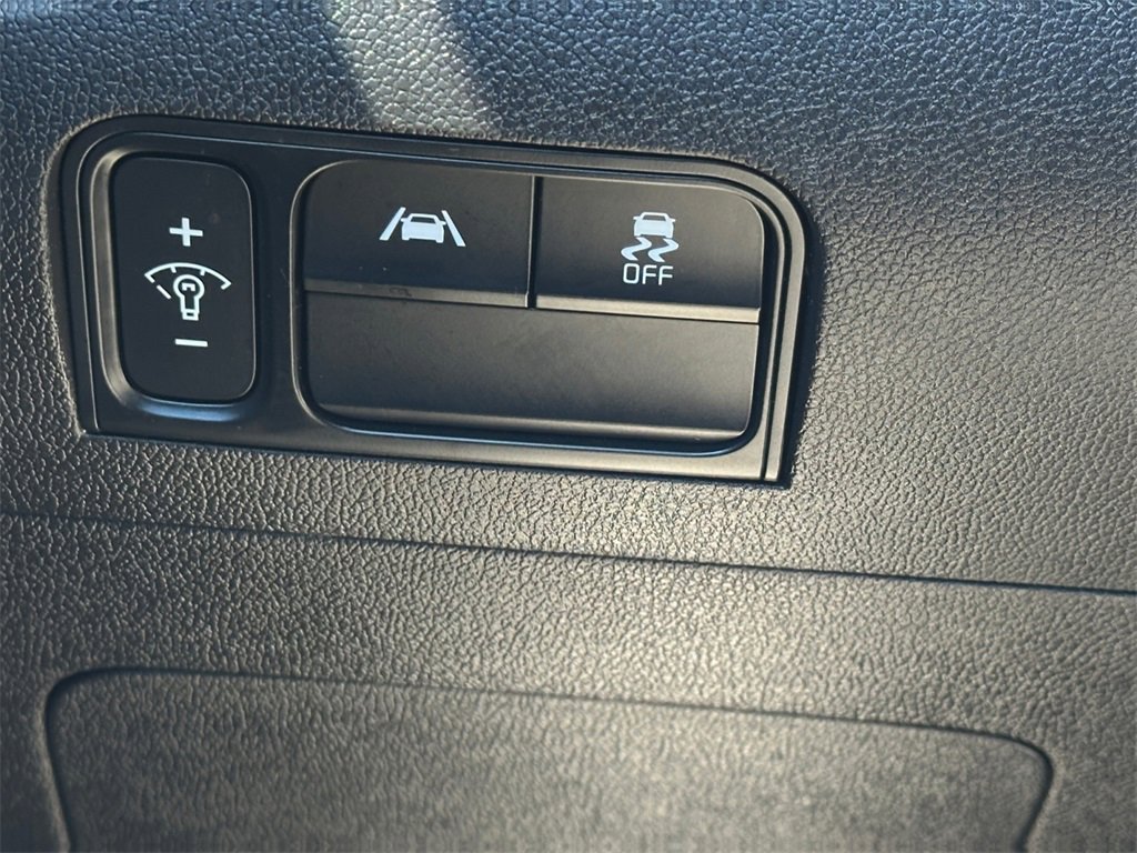 Used 2022 Kia Sorento LX image 18