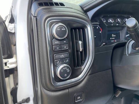 Used 2021 GMC Sierra 3500 SLE w/ Remote Start Package AWD/4WD image 12