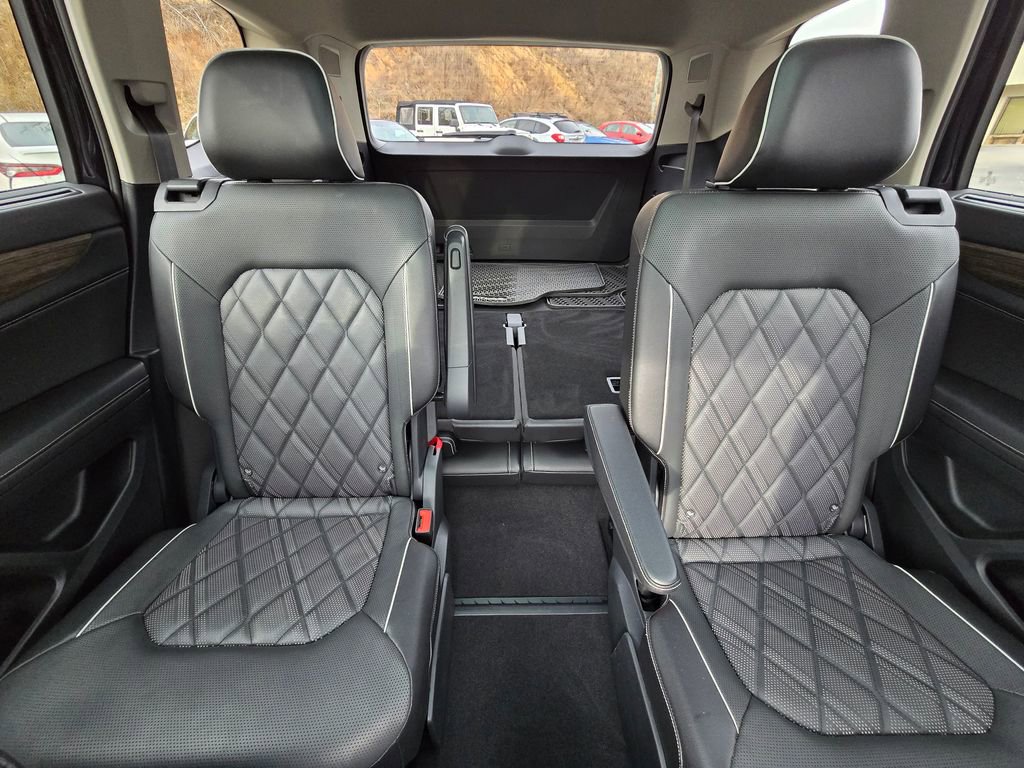 Used 2024 Volkswagen Atlas SEL Premium R-Line image 44