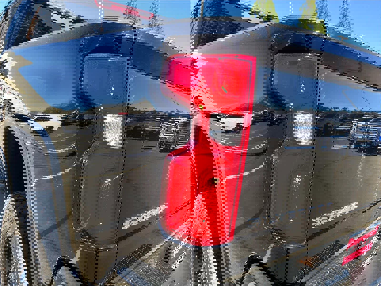 Used 2020 Chevrolet Silverado 2500 High Country w/ Z71 Off-Road Package image 30