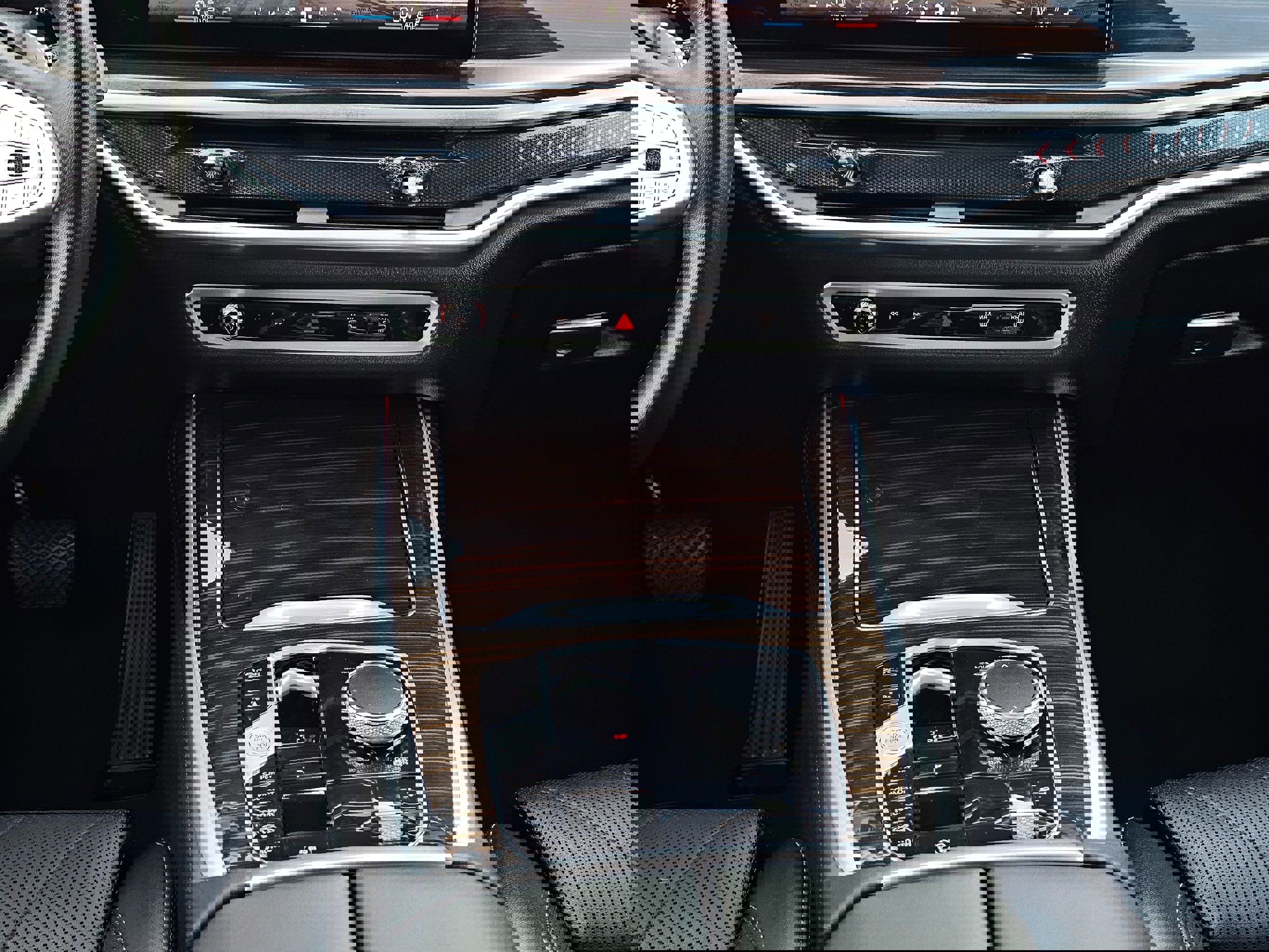 Used 2025 BMW X7 xDrive40i image 33