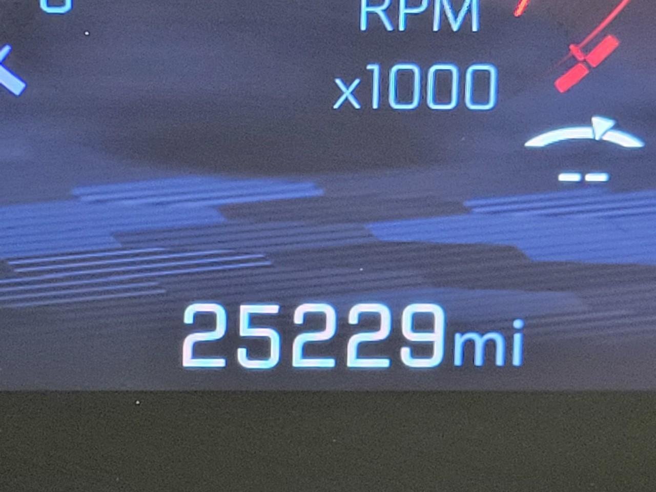 Used 2025 Chevrolet Equinox LT image 2