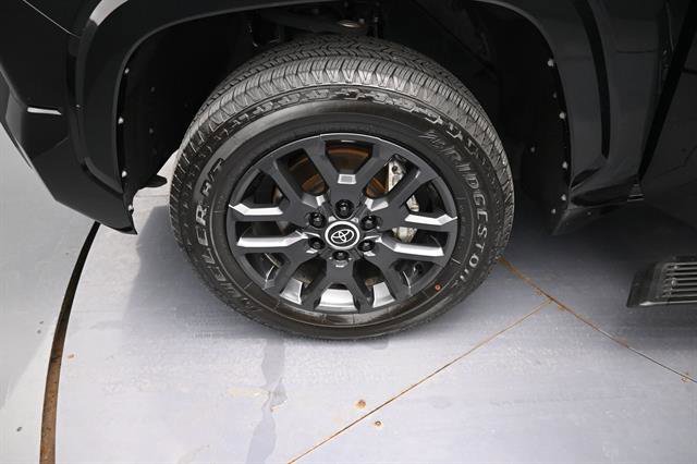 Used 2024 Toyota Tundra Platinum AWD/4WD image 21