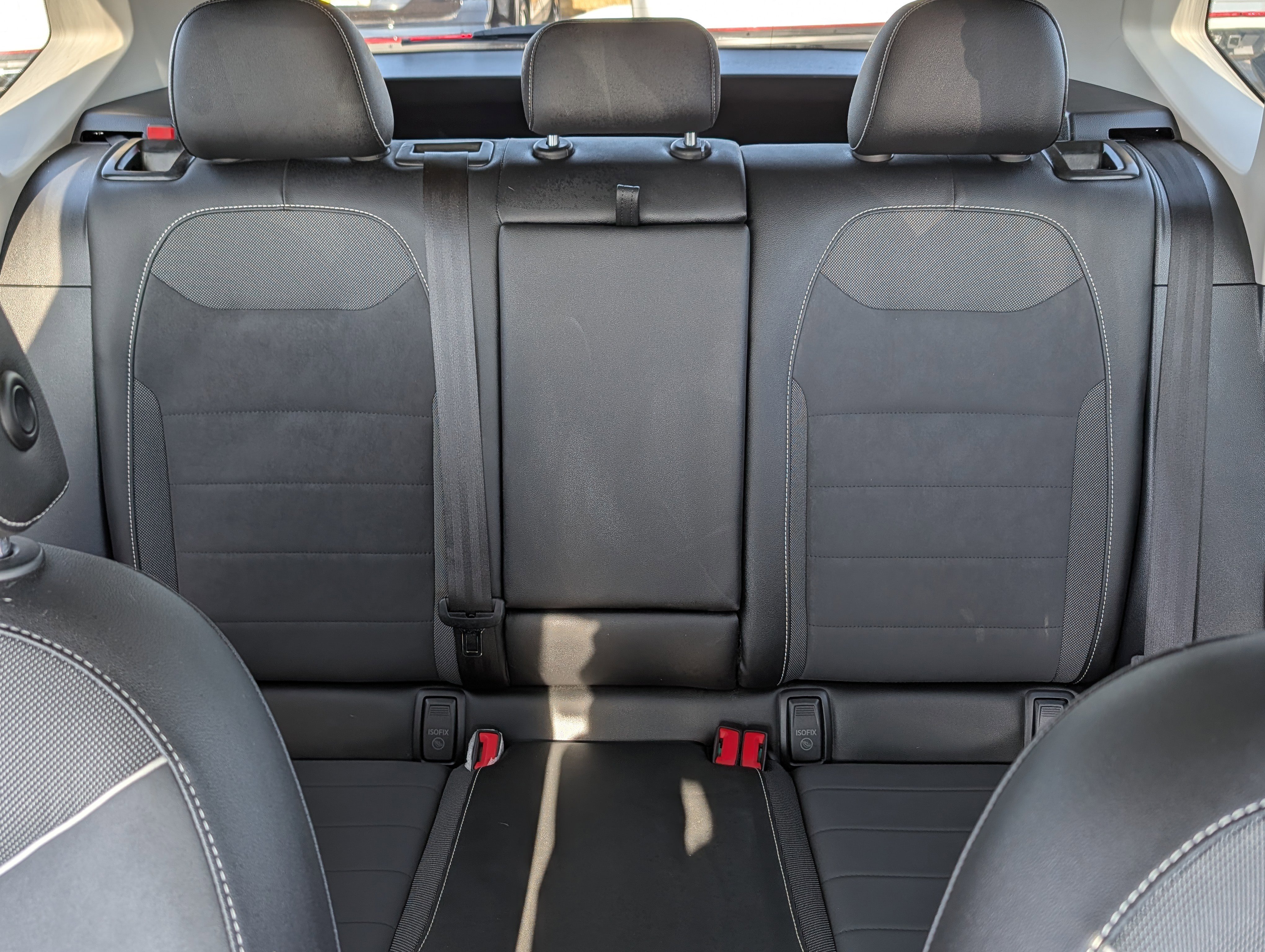 Used 2023 Volkswagen Taos SE w/ Panoramic Sunroof Package image 13