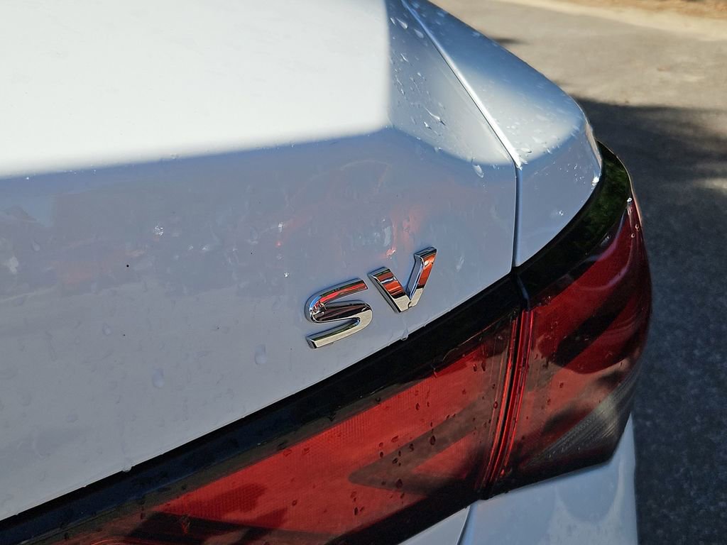 Used 2024 Nissan Sentra SV FWD image 29