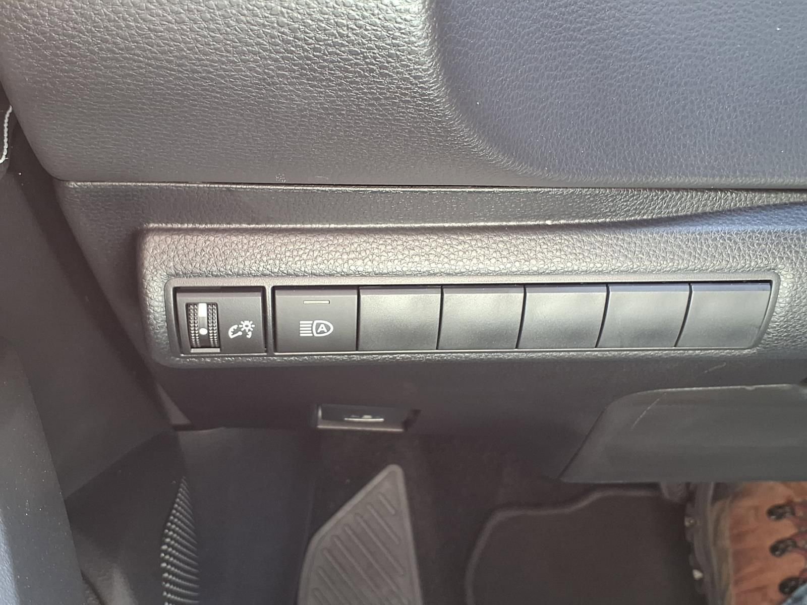 Certified 2025 Toyota Corolla SE image 24