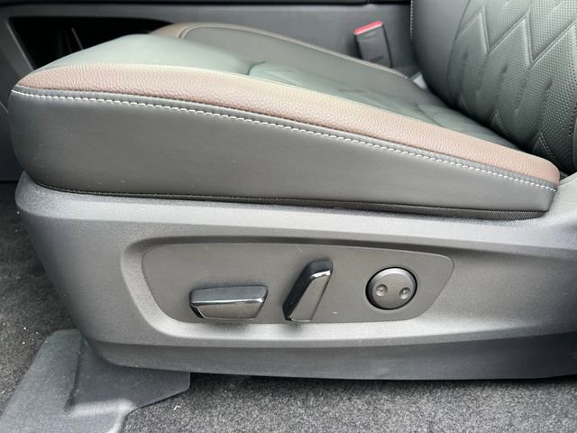 New 2026 Nissan Pathfinder Platinum w/ Accent Package AWD/4WD image 12