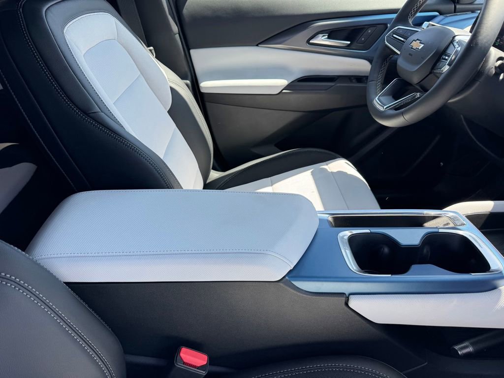New 2026 Chevrolet Equinox EV LT FWD image 8