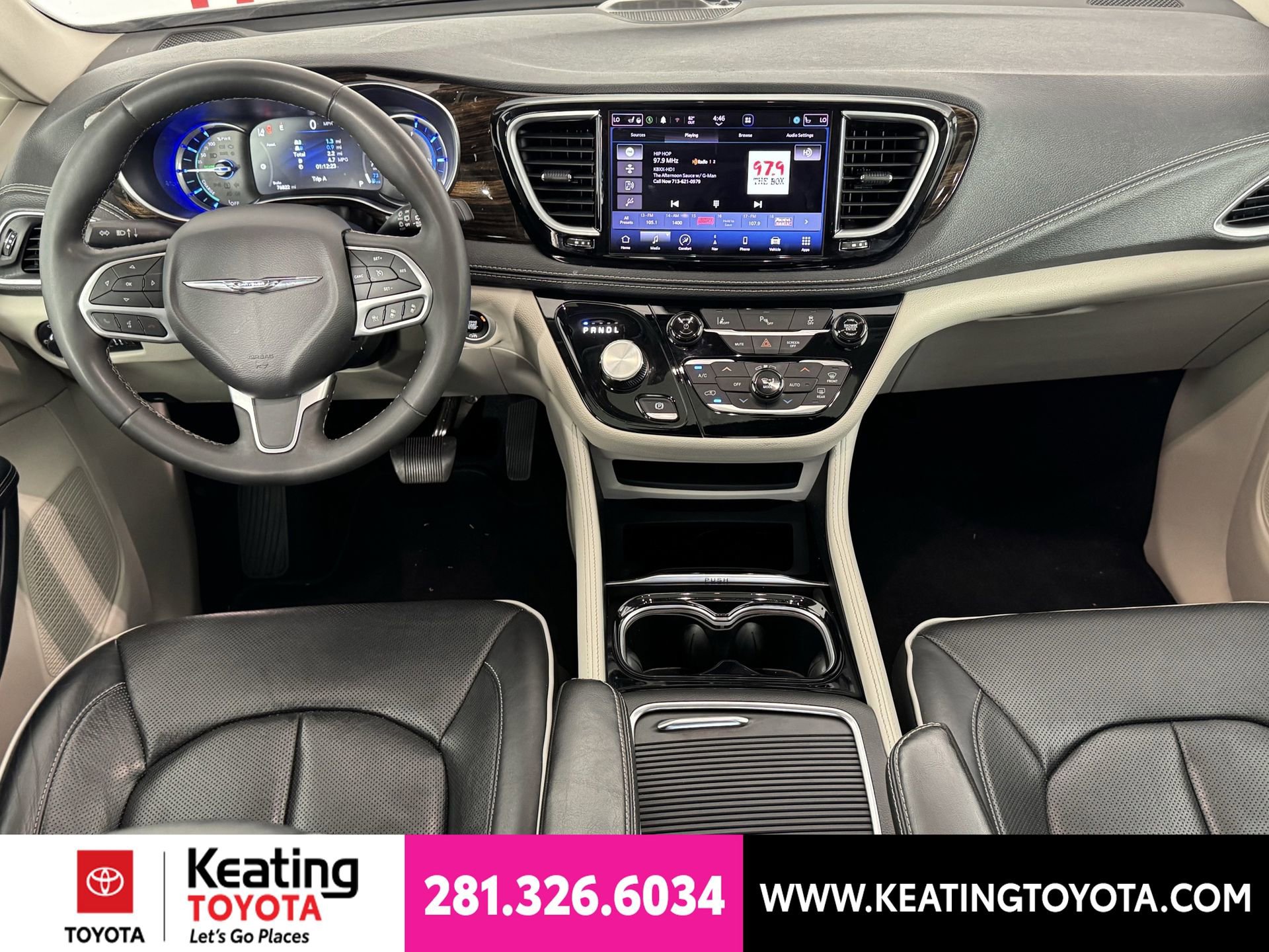 Used 2023 Chrysler Pacifica Limited FWD image 23