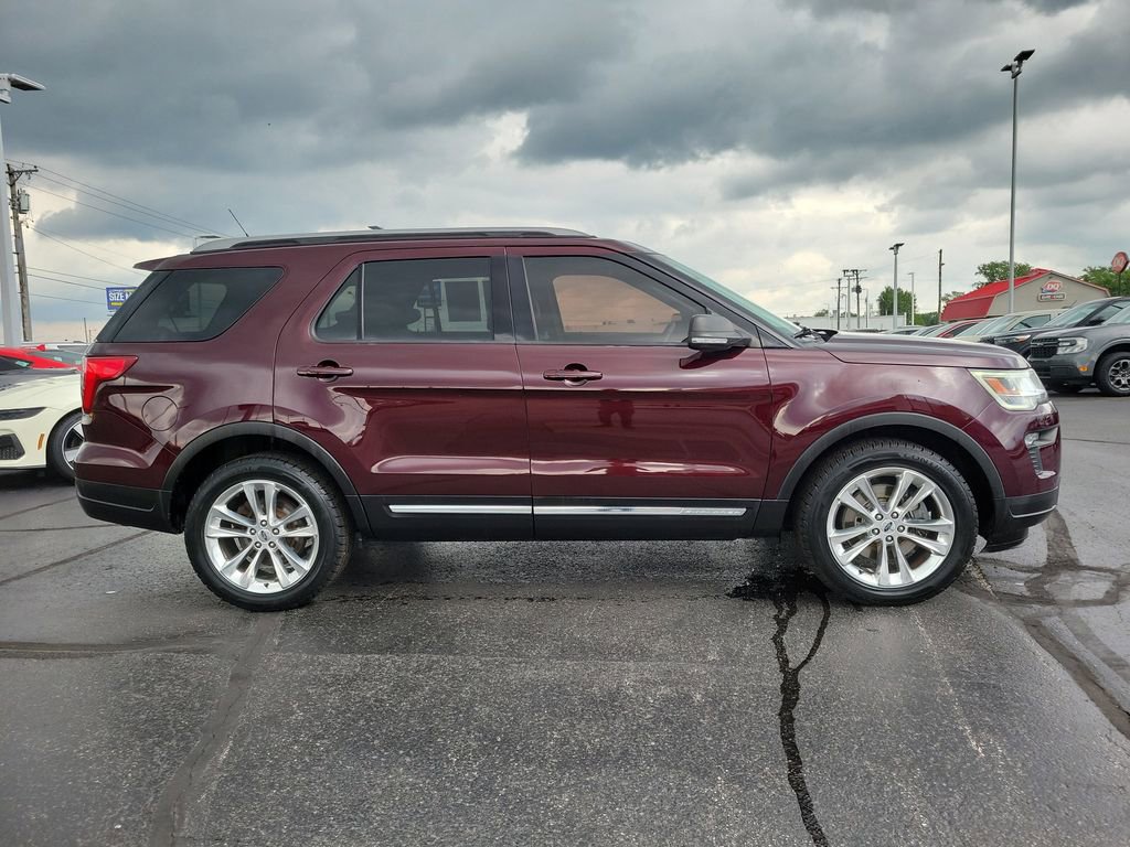 Certified 2019 Ford Explorer XLT w/ Equipment Group 202A AWD/4WD image 3