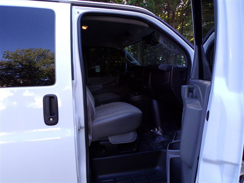 Used 2019 Chevrolet Express 3500 LT w/ LT Preferred Equipment Group RWD image 17