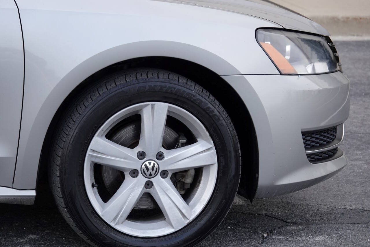 Used 2012 Volkswagen Passat TDI SE FWD image 27