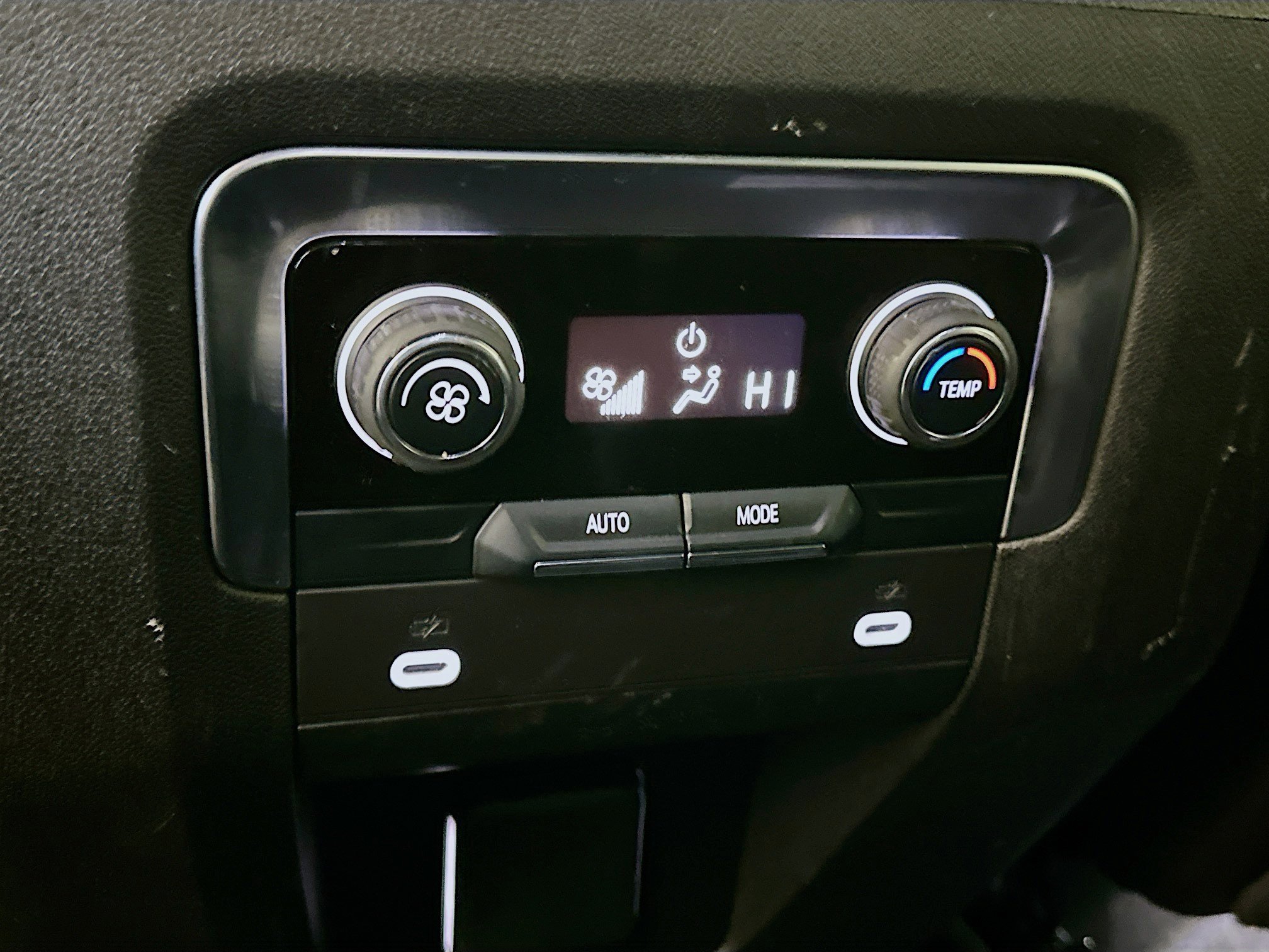 Used 2024 Chevrolet Tahoe LT image 25