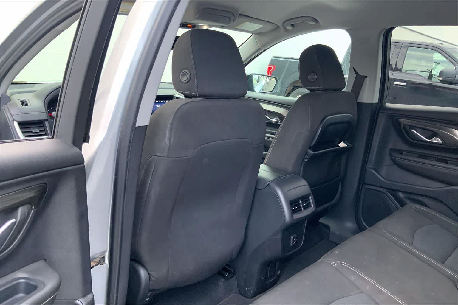 Used 2023 GMC Terrain SLE w/ Driver Convenience Package FWD image 12