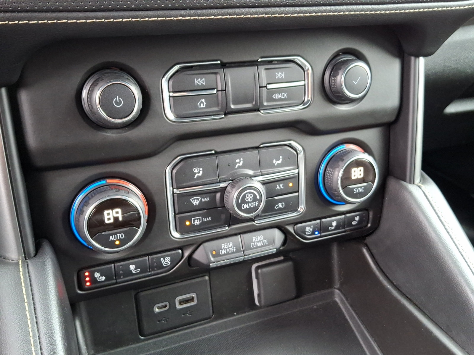 Used 2021 Chevrolet Suburban Premier image 16