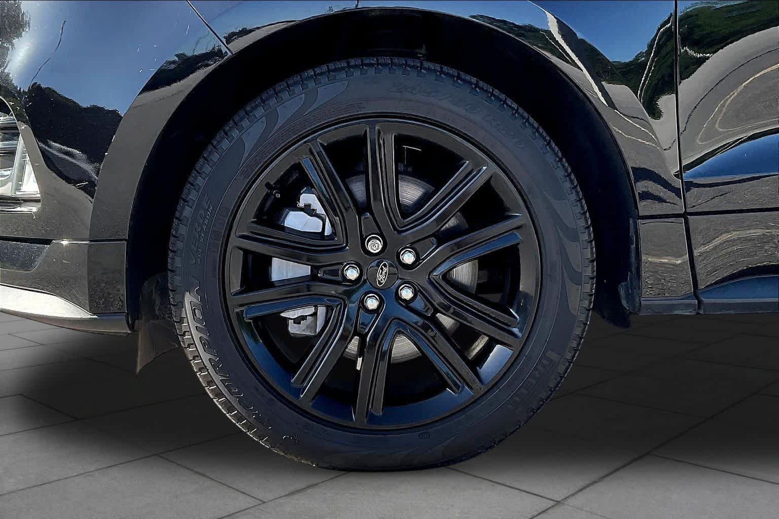 Used 2022 Ford Edge ST-Line w/ Class II Trailer Tow Package AWD/4WD image 21