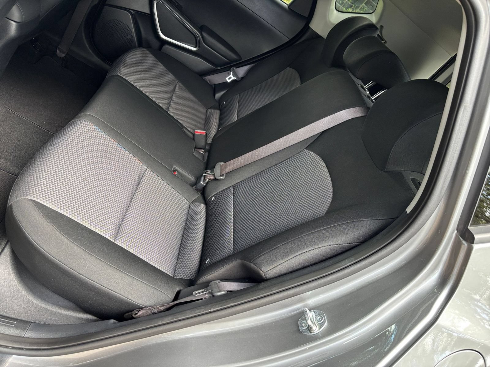 Used 2025 Kia Soul LX w/ LX Technology Package FWD image 34