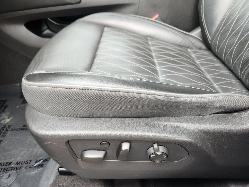 Used 2021 Buick Envision Avenir w/ Technology Package II AWD/4WD image 14