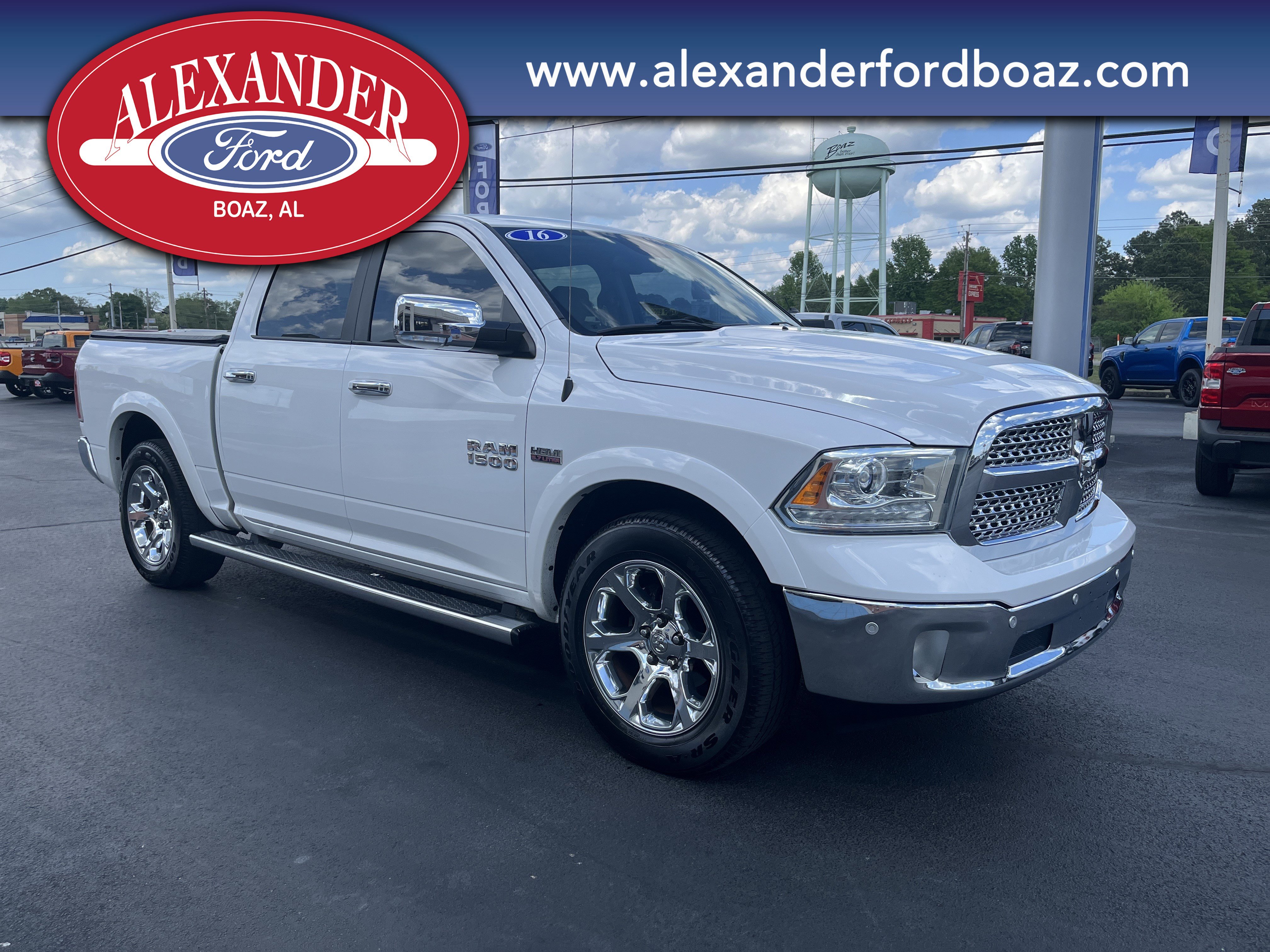 Used 2016 RAM 1500 Laramie w/ Convenience Group image 3