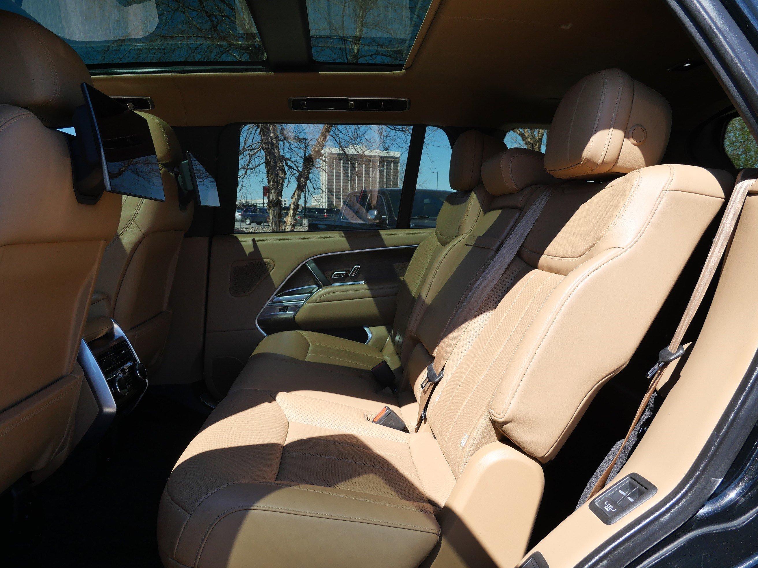 Certified 2023 Land Rover Range Rover Long Wheelbase Autobiography AWD/4WD image 15